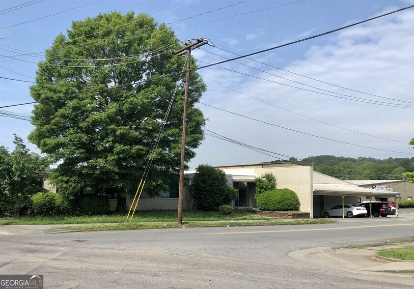 96 E Callahan St NE, Rome, GA à louer - Photo du bâtiment - Image 2 de 8