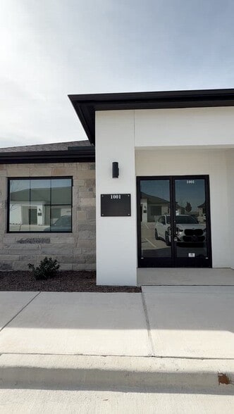 6000 Alma Rd, McKinney, TX for lease - Commercial Listing Video - Image 3 of 19