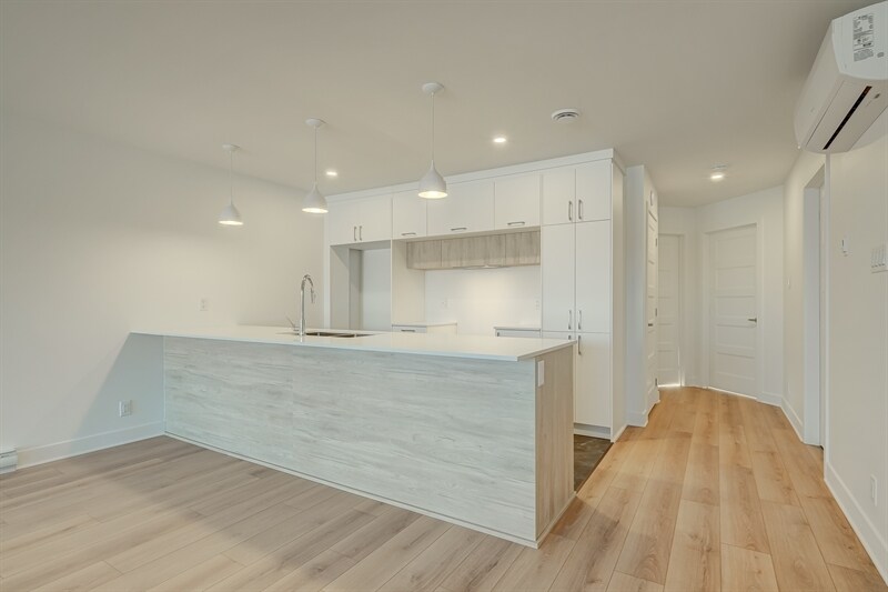 16705-16779 Fernand-Ménard, Saint-hyacinthe, QC for sale Interior Photo- Image 1 of 1