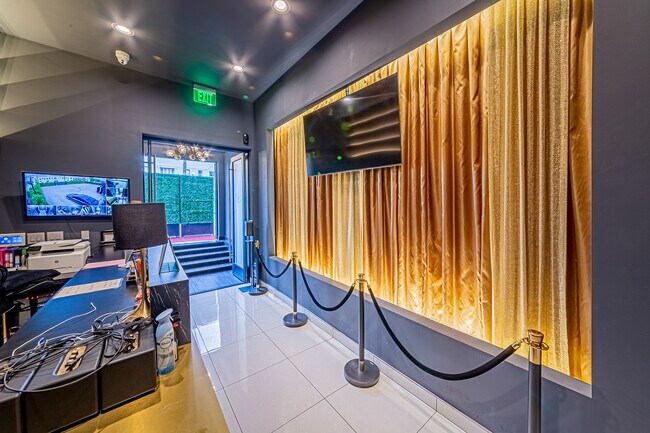 Plus de détails pour 3211 Beverly Blvd, Los Angeles, CA - Commerce de détail à vendre