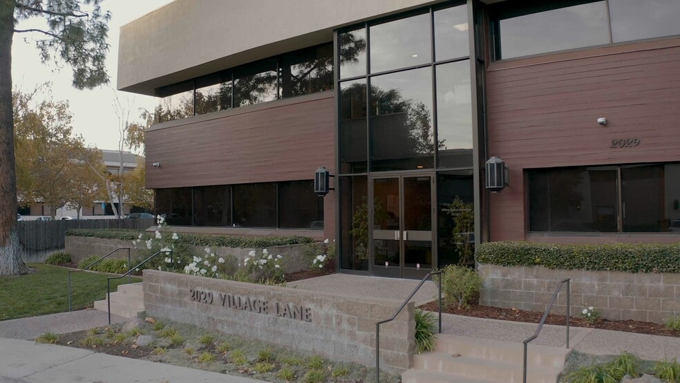 2029 Village Ln, Solvang, CA à vendre - Vidéo sur l’inscription commerciale - Image 2 de 32