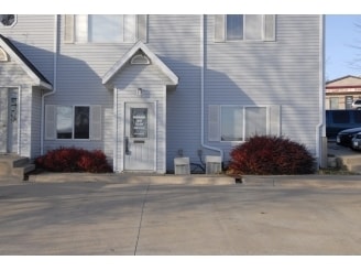 2210 9th St, Coralville, IA for lease - Building Photo - Image 2 of 9