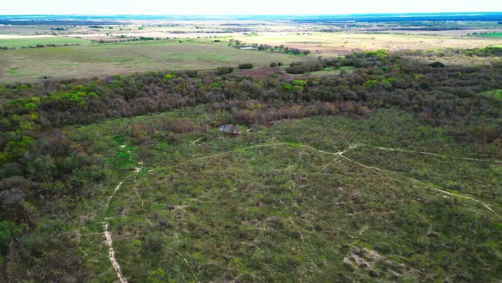 1127 Lcr 607, Groesbeck, TX à vendre - Vidéo sur l’inscription commerciale - Image 2 de 41