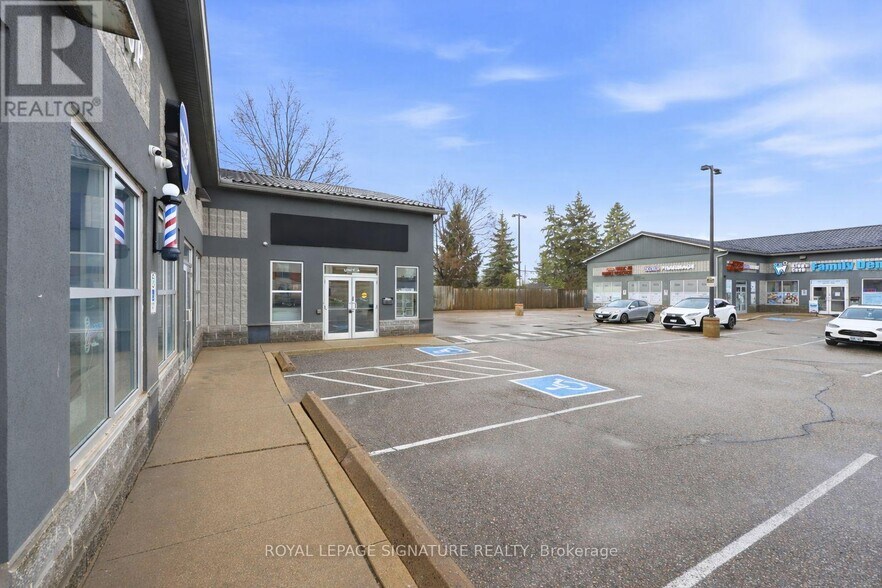 158 Guelph St, Halton Hills, ON à louer - Photo du bâtiment - Image 3 de 27