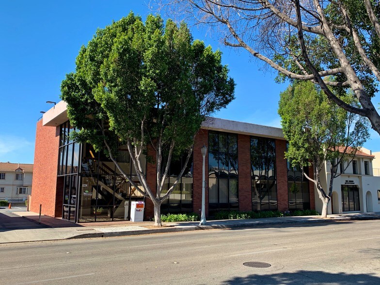 1224 E Green St, Pasadena, CA à louer - Photo du bâtiment - Image 1 de 5