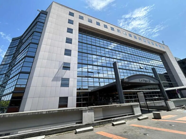 Bureau dans Créteil à louer - Photo du bâtiment - Image 1 de 4