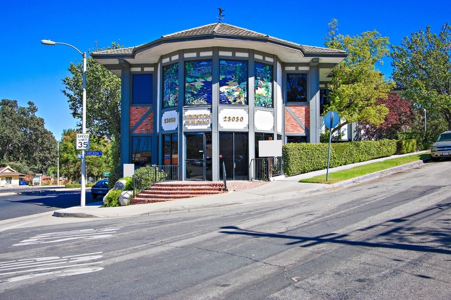 23030 Lyons Ave, Santa Clarita, CA for lease - Primary Photo - Image 1 of 44