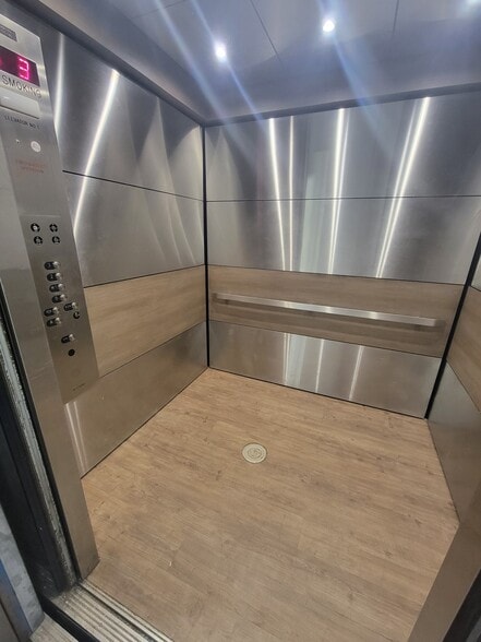 576 Central Ave, East Orange, NJ à louer - Photo intérieure - Image 3 de 7