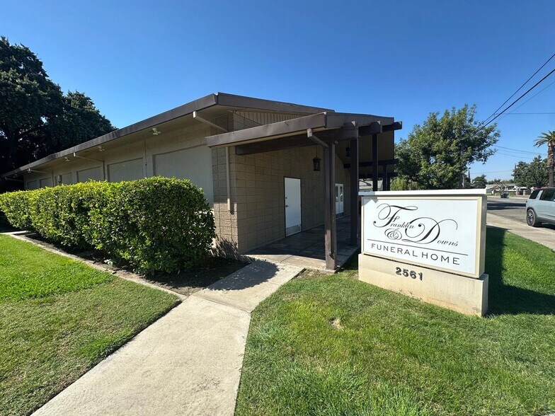 2561 5th St, Ceres, CA à vendre - Photo du bâtiment - Image 1 de 13