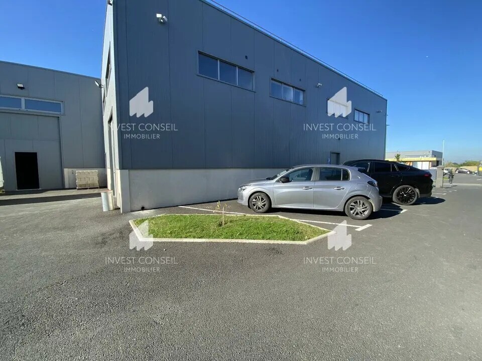 Industrial in Viarmes for lease Building Photo- Image 1 of 20