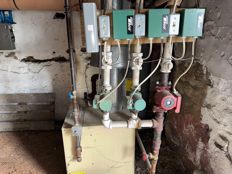 934 Wood St, Latrobe, PA for sale - Building Photo - Image 3 of 15