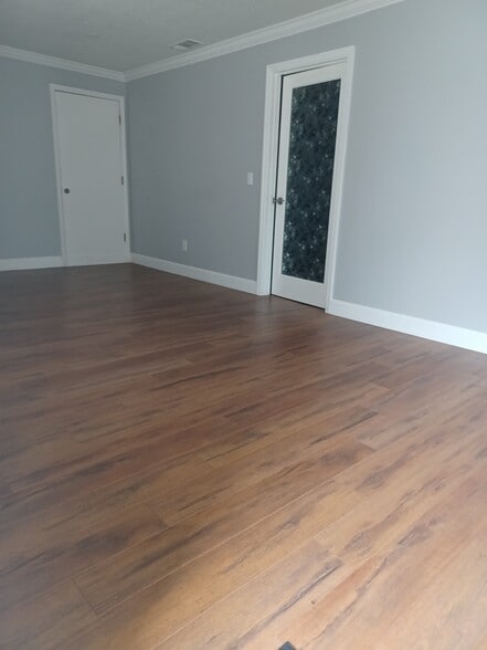 13304 Winding Oak Ct, Tampa, FL for lease - Building Photo - Image 3 of 17