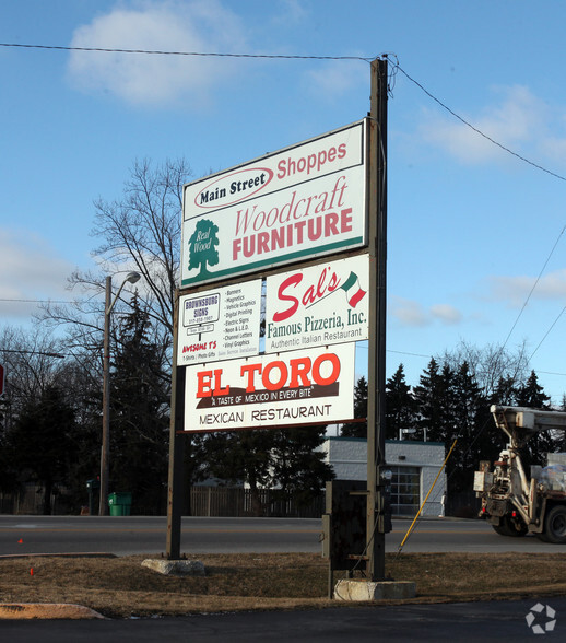 1000-1044 E Main St, Brownsburg, IN for lease - Building Photo - Image 3 of 6