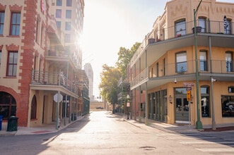 119 Heiman St, San Antonio, TX à louer Photo du bâtiment- Image 1 de 8