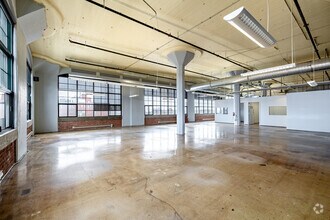 2030-2050 Boul Pie IX, Montréal, QC for lease Interior Photo- Image 1 of 1