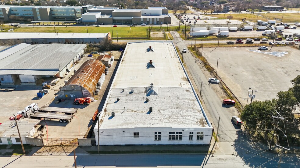 2700 Atlanta St, Dallas, TX à louer - Photo du bâtiment - Image 3 de 18