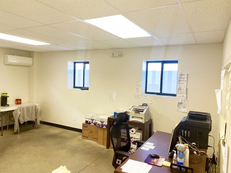 716 Airport Rd, Palmyra, PA for lease - Interior Photo - Image 3 of 8
