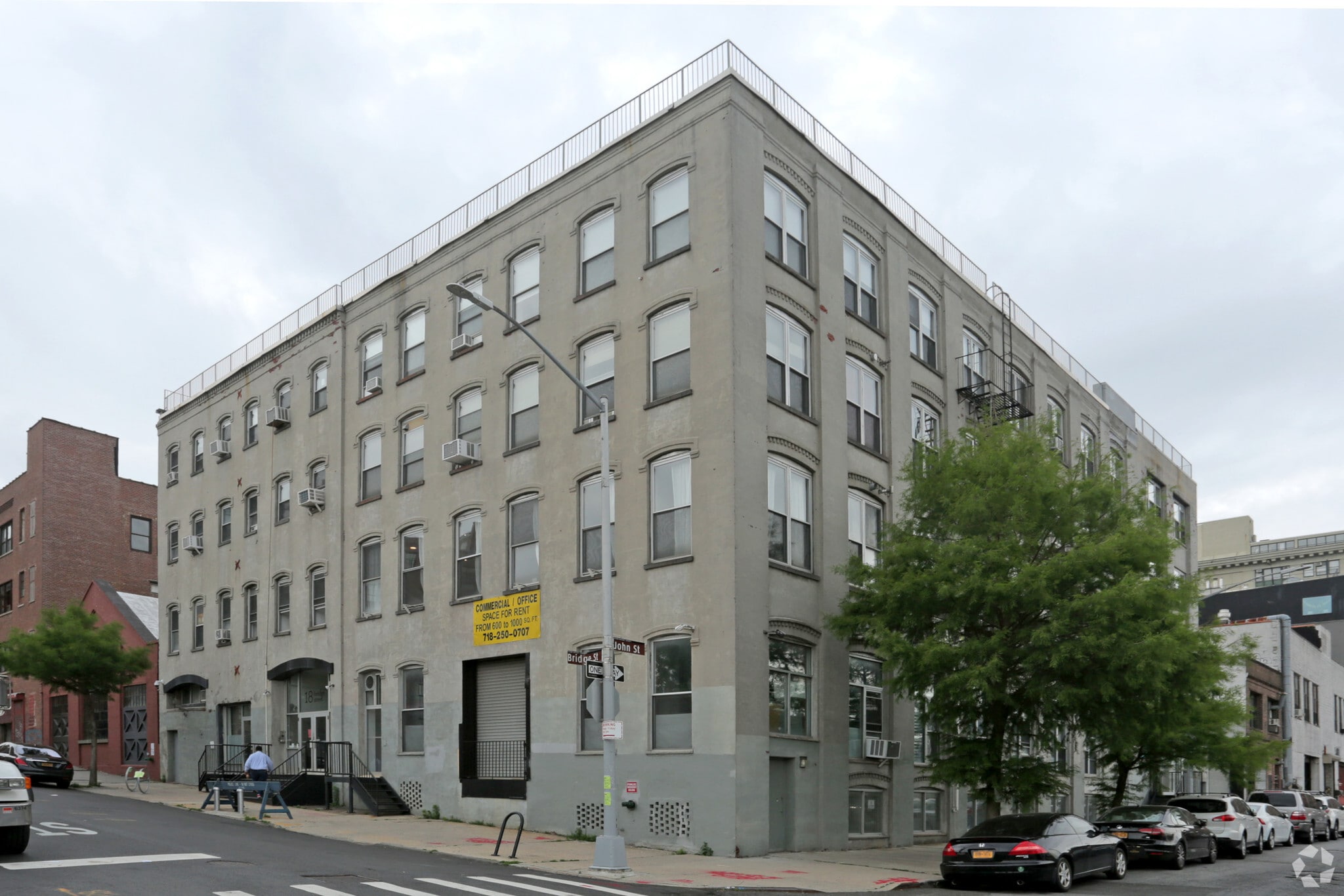 18-24 Bridge St, Brooklyn, NY for lease Primary Photo- Image 1 of 4