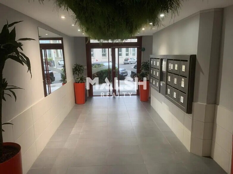 Bureau dans Lyon à vendre - Hall d’entrée - Image 2 de 13