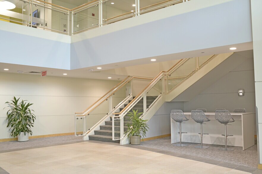 200 Donald J Lynch Blvd, Marlborough, MA à louer - Hall d’entrée - Image 3 de 15