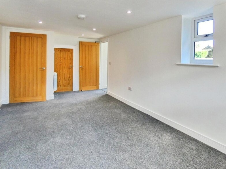 Market Pl, Hawes for lease - Building Photo - Image 2 of 9