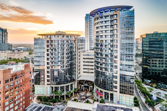 Plus de détails pour 121-189 S Orange Ave, Orlando, FL - Bureau à vendre