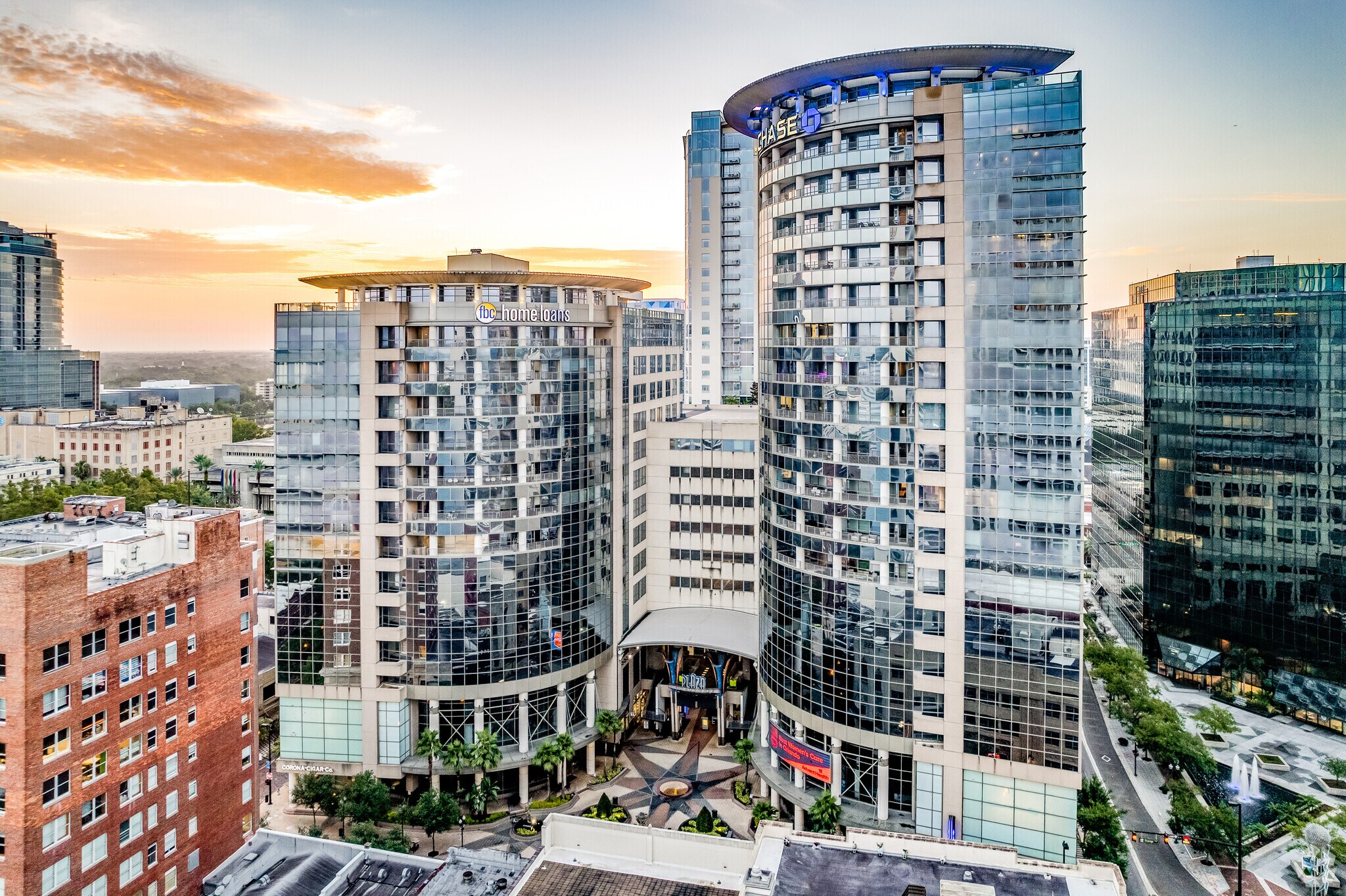 121-189 S Orange Ave, Orlando, FL à vendre Photo du bâtiment- Image 1 de 230