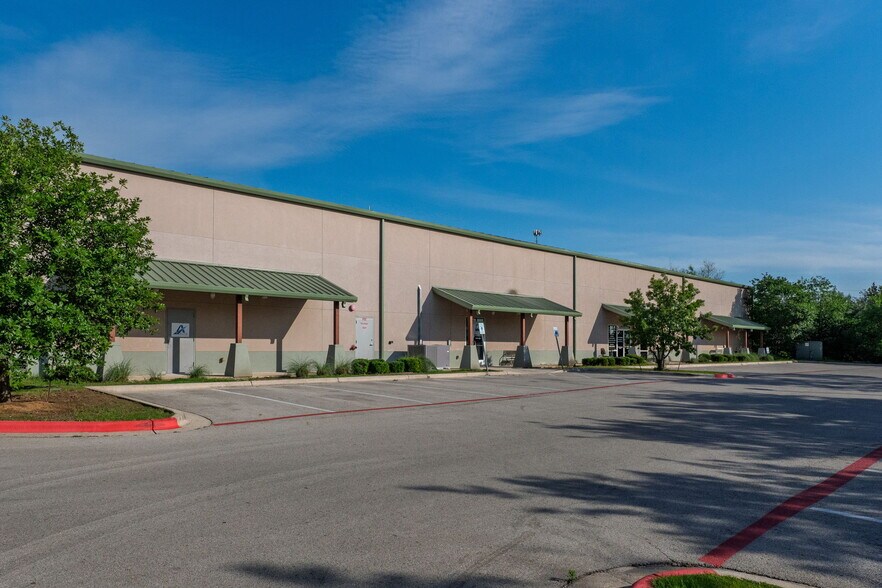 2105 Ranch Road 620 S, Lakeway, TX à louer - Photo du bâtiment - Image 3 de 27