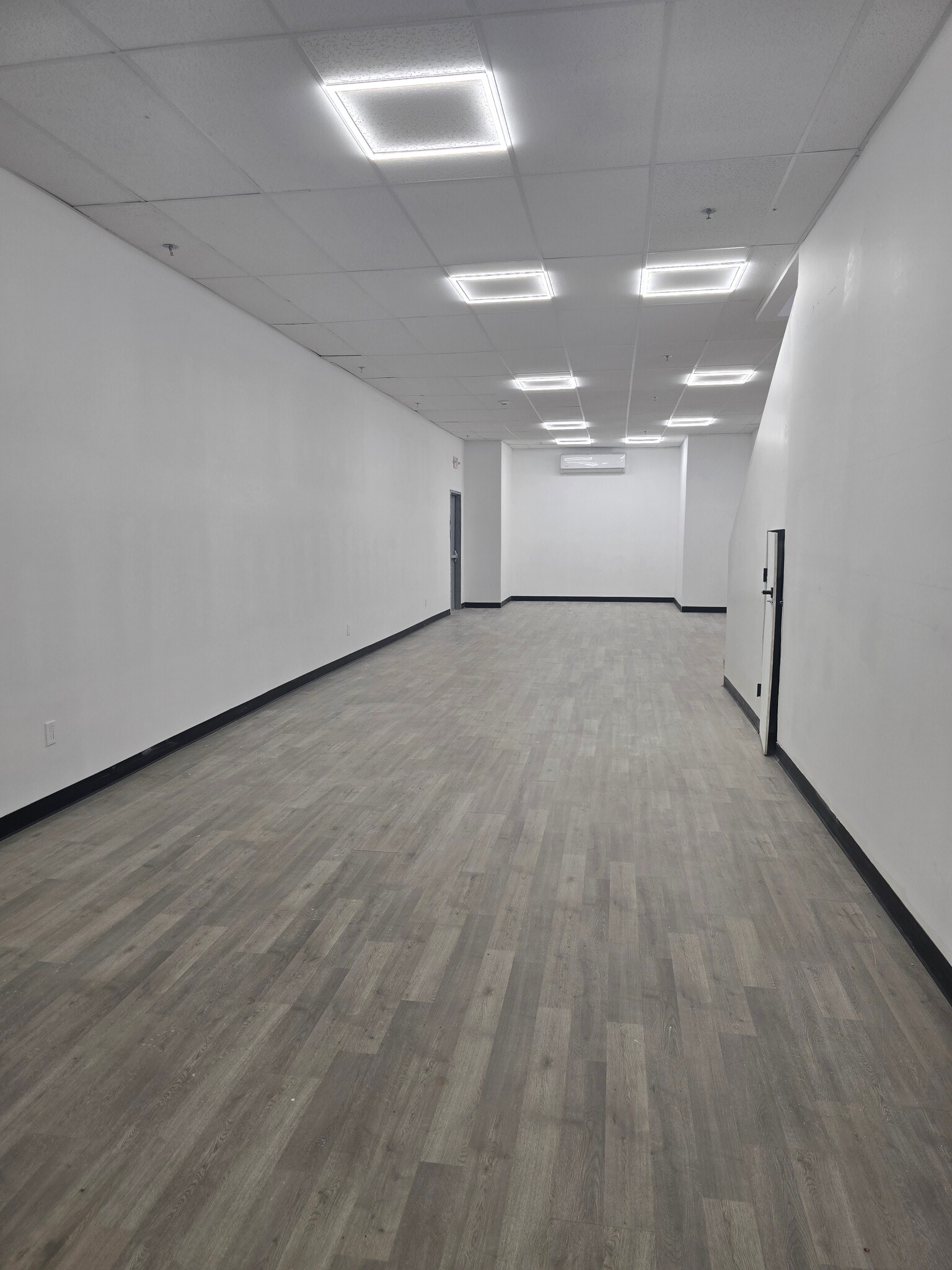 863-865 Elizabeth Ave, Elizabeth, NJ for lease Interior Photo- Image 1 of 3