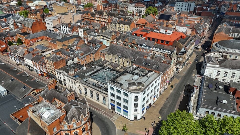 Welford House portfolio of 2 properties for sale on LoopNet.ca - Building Photo - Image 2 of 13