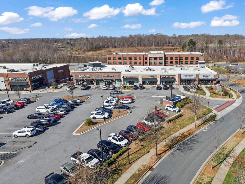 6350 Clemmons Point Dr Rd, Clemmons, NC à louer - Photo du bâtiment - Image 3 de 4