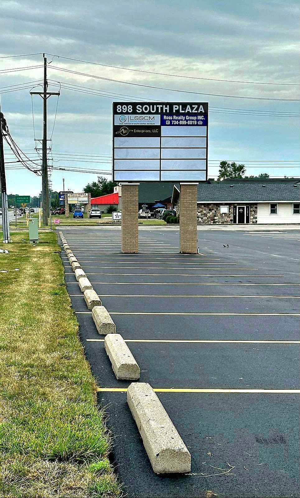 950 S Telegraph Rd, Monroe, MI à louer Photo du bâtiment- Image 1 de 3