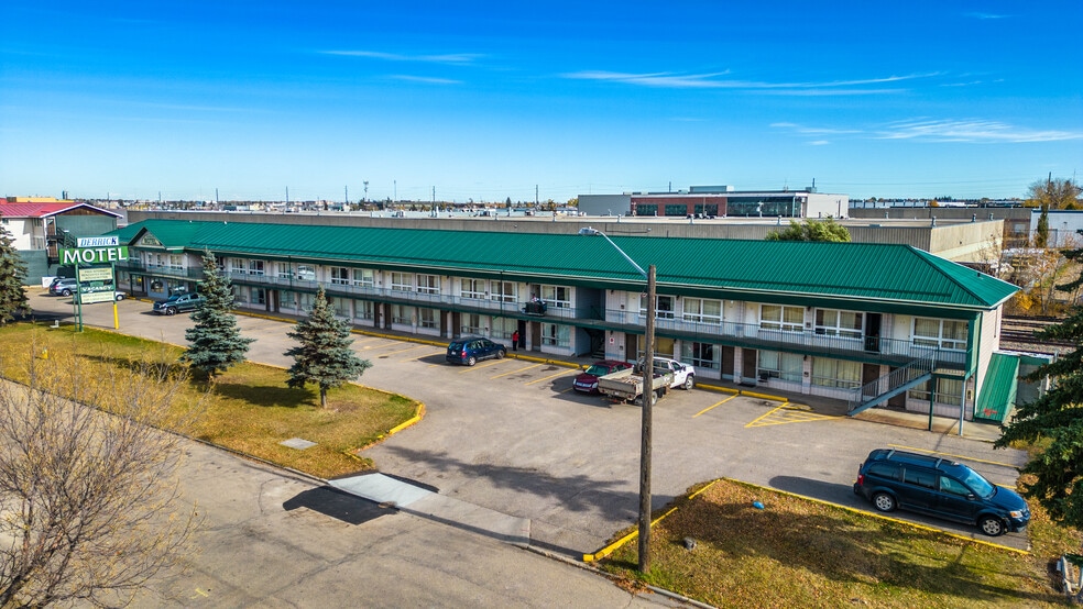 3925 Gateway Blvd NW, Edmonton, AB for sale - Building Photo - Image 2 of 7