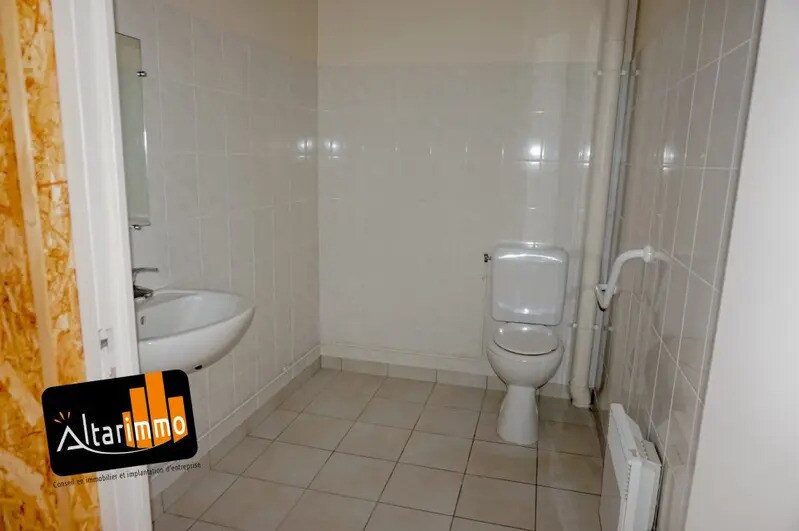 Flex in Gellainville for lease - Interior Photo - Image 3 of 4