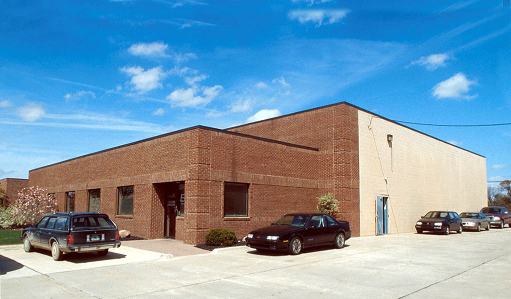44372 Reynolds Dr, Clinton Township, MI for lease Primary Photo- Image 1 of 3