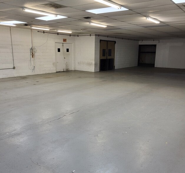 531 Corning Way, Martinsburg, WV for sale - Building Photo - Image 2 of 12