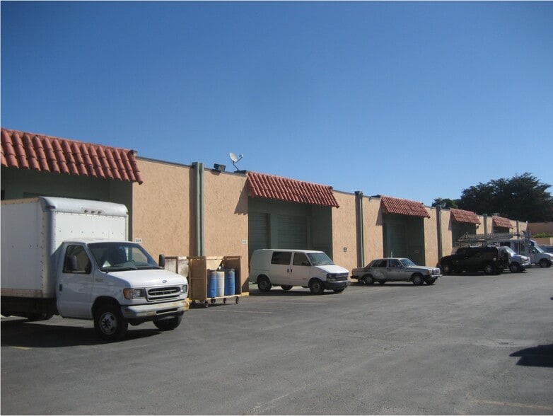 3750 NW 28th St, Miami, FL for lease - Building Photo - Image 2 of 4