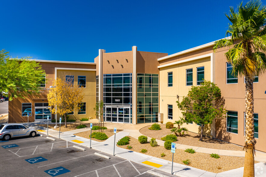 1661 W Horizon Ridge Pky, Henderson, NV for sale - Primary Photo - Image 1 of 1