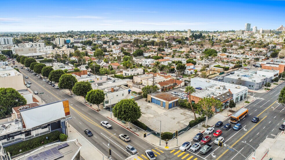 401 S Robertson Blvd, Beverly Hills, CA for sale - Aerial - Image 3 of 6