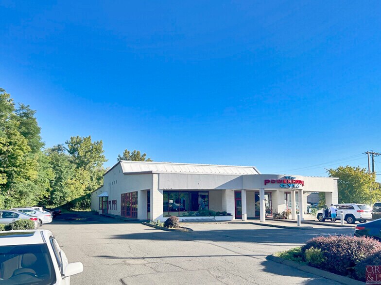 99 Webster Square Rd, Berlin, CT à louer - Photo du bâtiment - Image 2 de 4