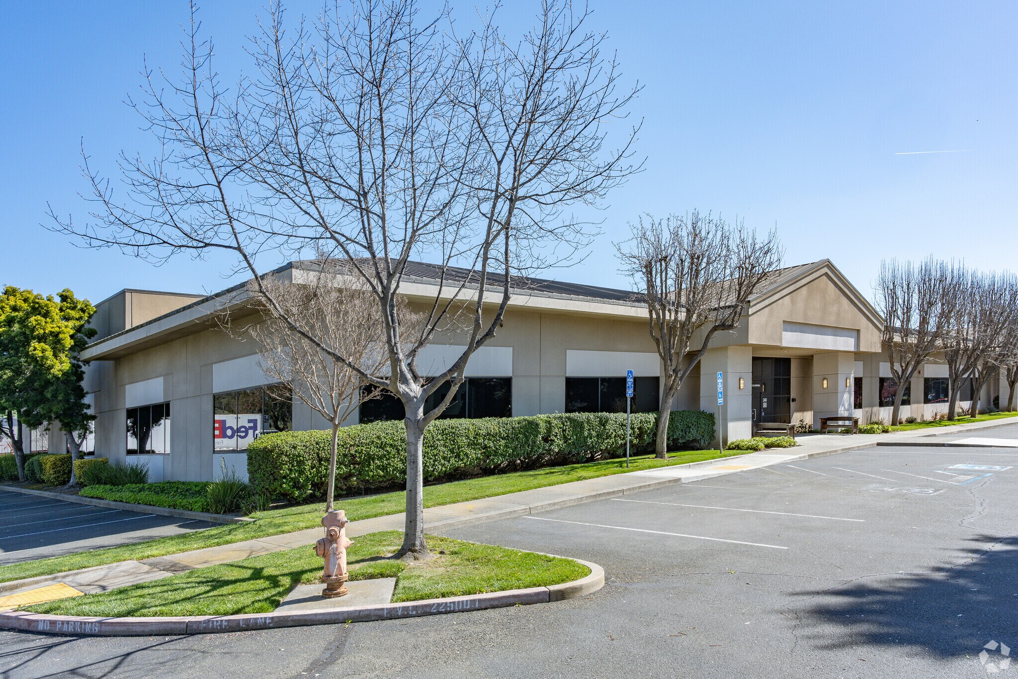 222-240 Gateway Rd W, Napa, CA à vendre Photo du bâtiment- Image 1 de 12