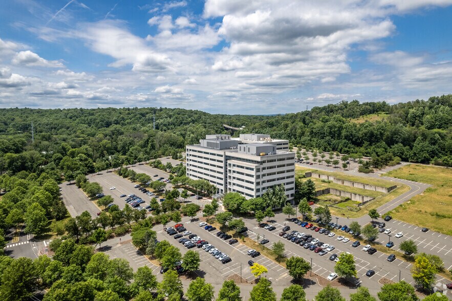 300 Connell Dr, Berkeley Heights, NJ à louer - Aérien - Image 3 de 23
