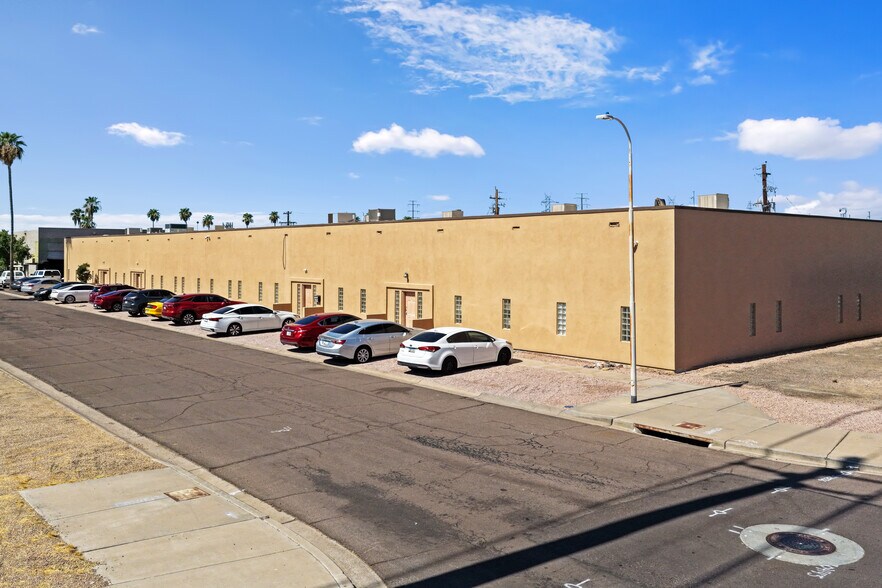 116 S Industrial Dr, Tempe, AZ à vendre - Photo du bâtiment - Image 3 de 7