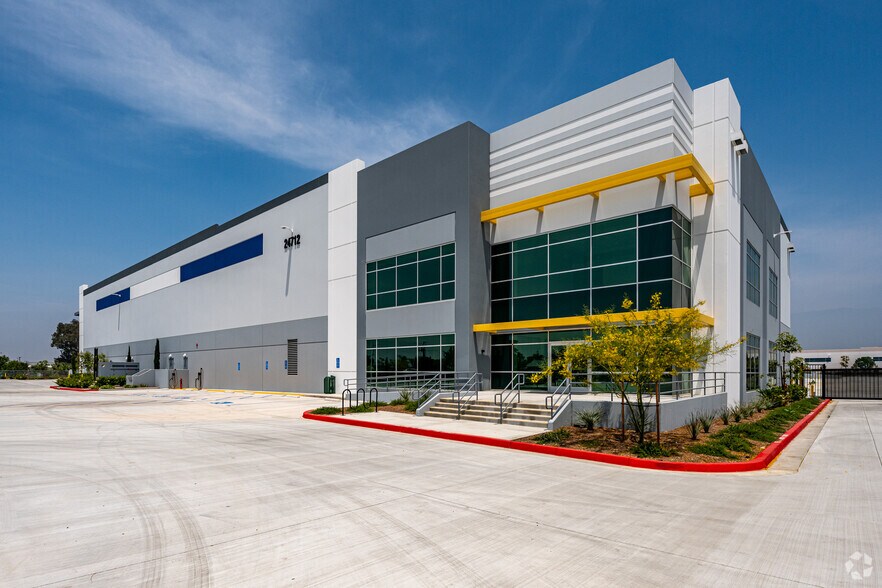 24712 6th St, San Bernardino, CA à louer - Photo du bâtiment - Image 3 de 10