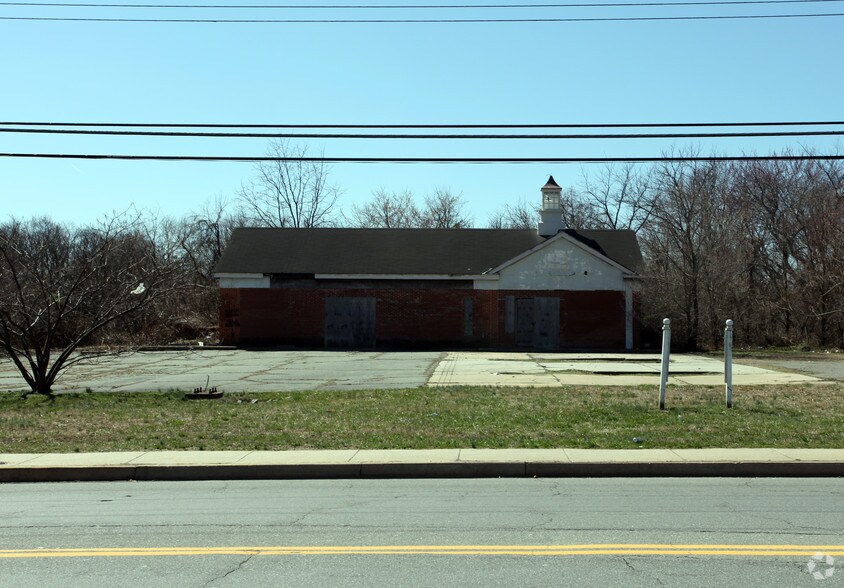5001 Suitland Rd, Suitland, MD à vendre - Photo du bâtiment - Image 2 de 2