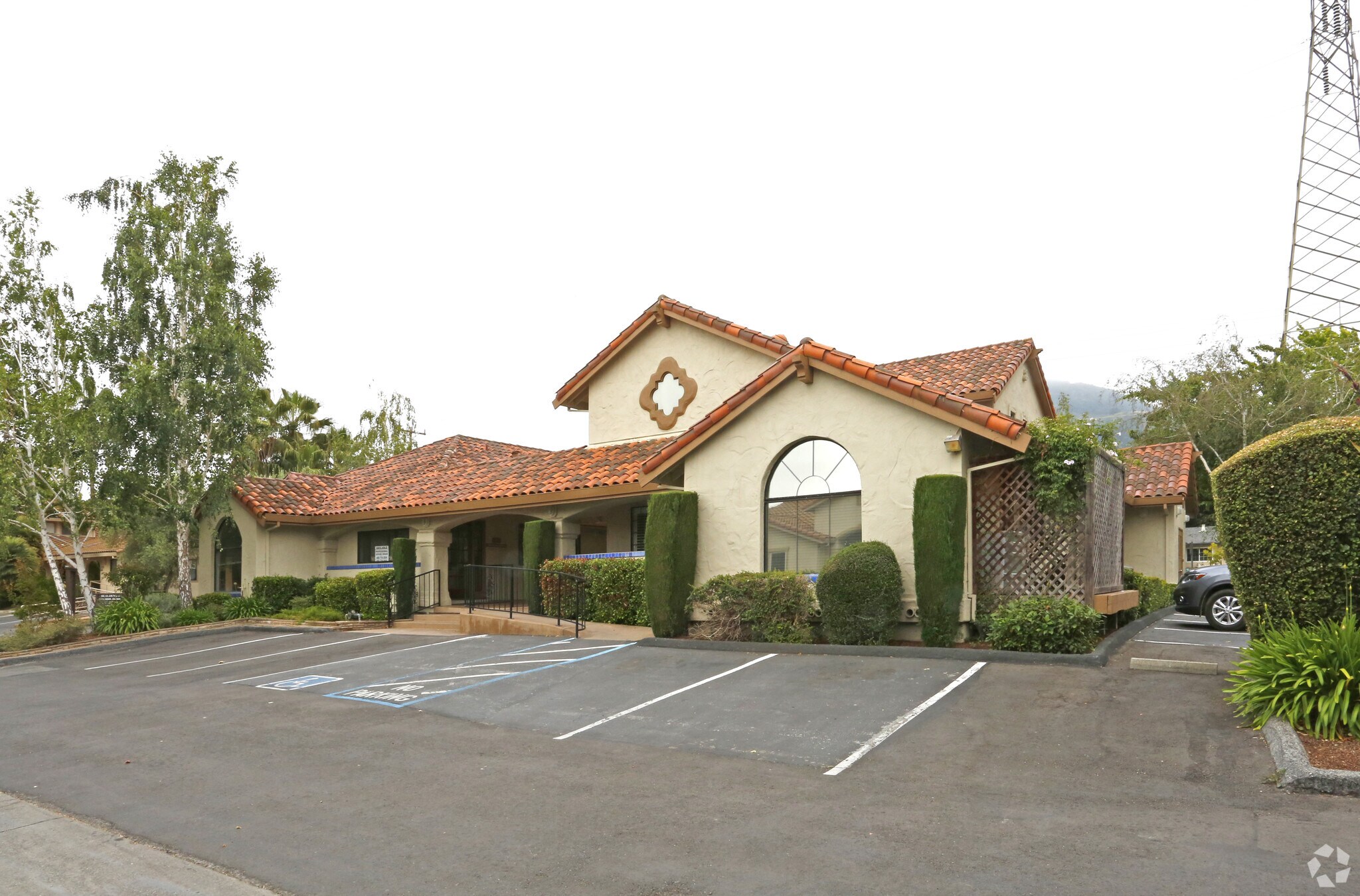 17705 Hale Ave, Morgan Hill, CA à vendre Photo du bâtiment- Image 1 de 1