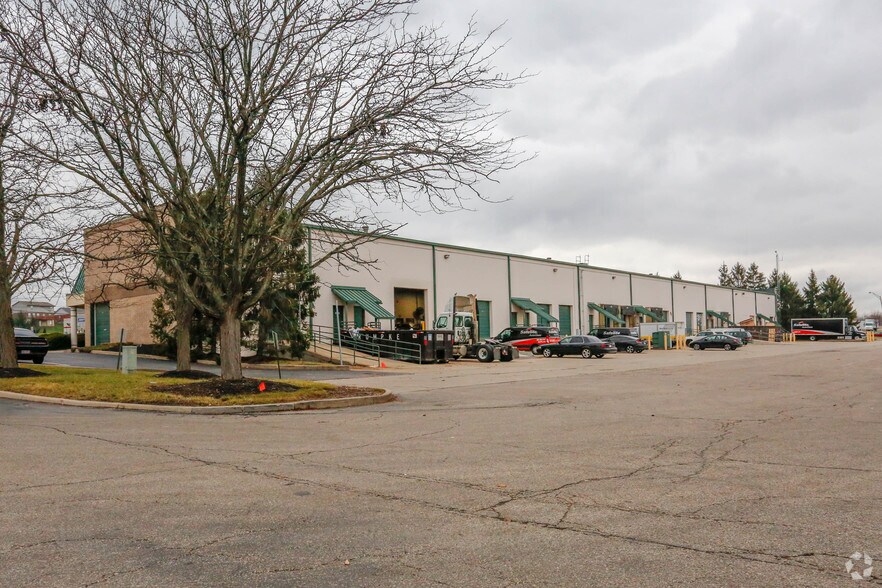 6900-6918 Fairfield Business Dr, Fairfield, OH à louer - Photo du bâtiment - Image 2 de 2