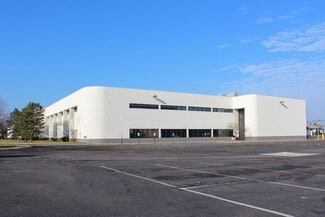 Plus de détails pour 999 Tech Row, Madison Heights, MI - Bureau à louer