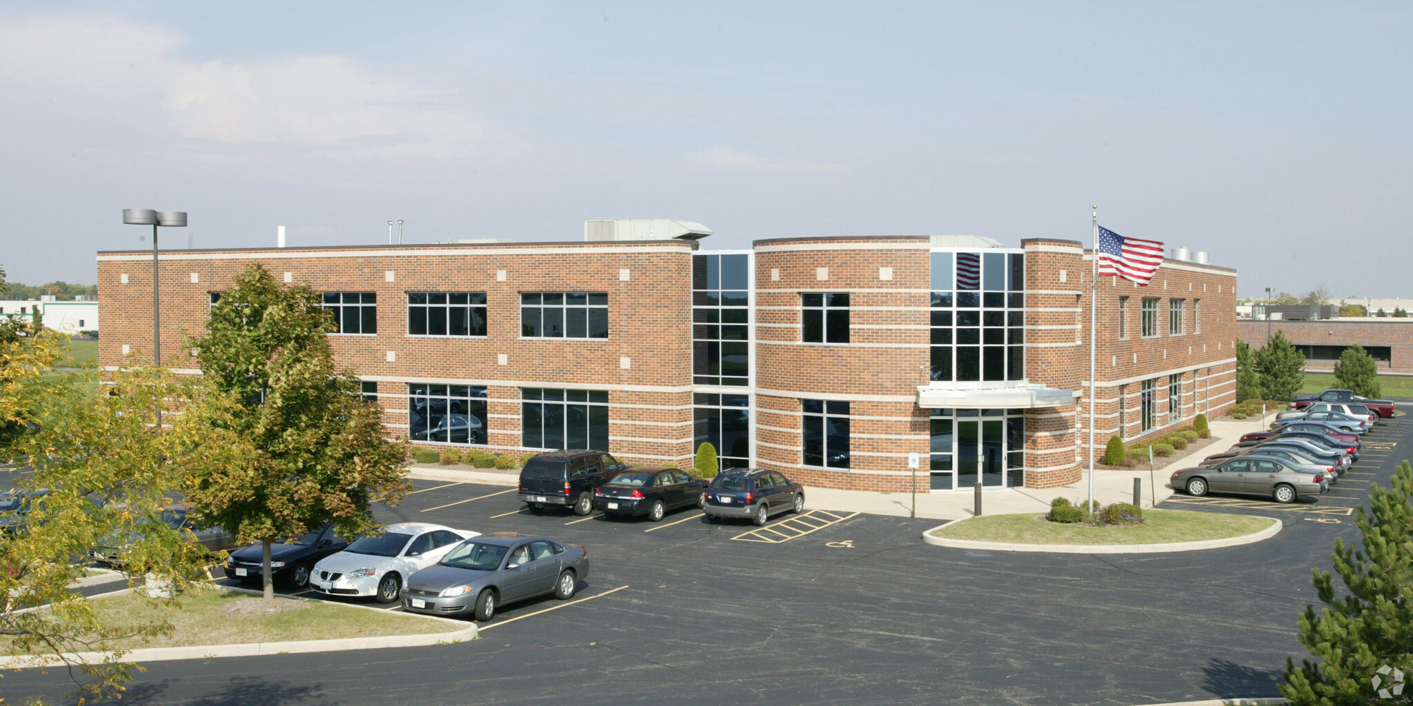 1190 Corporate Center Dr, Oconomowoc, WI à vendre Photo du b timent- Image 1 de 14