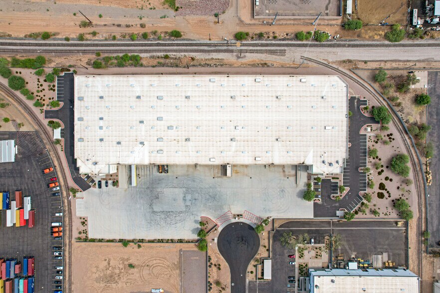 555 S 65th Ave, Phoenix, AZ à louer - Photo du bâtiment - Image 2 de 5